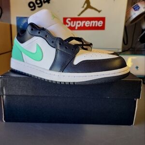 Jordan 1 LowGreen Glow